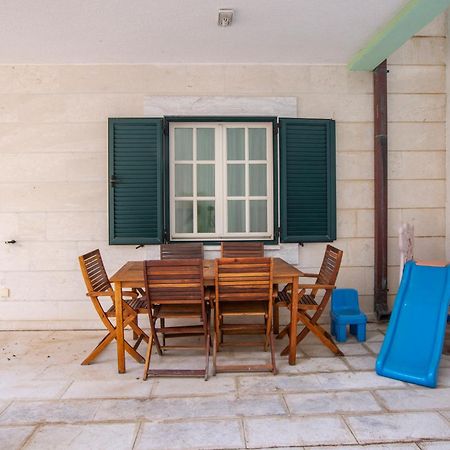 Montesan Luxury Apartment Beach Front Sveti Stefan Exteriör bild