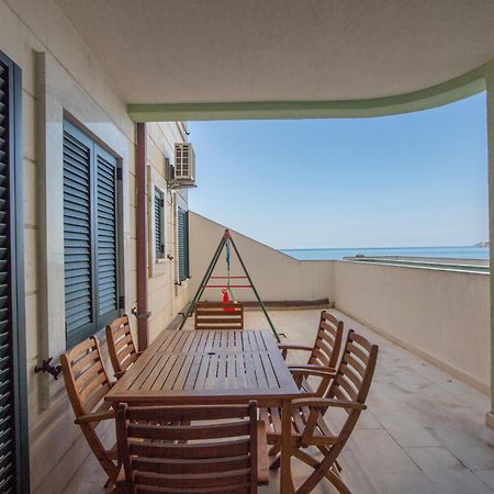 Montesan Luxury Apartment Beach Front Sveti Stefan Exteriör bild