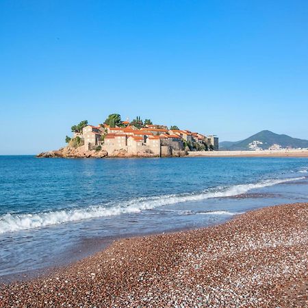 Montesan Luxury Apartment Beach Front Sveti Stefan Exteriör bild
