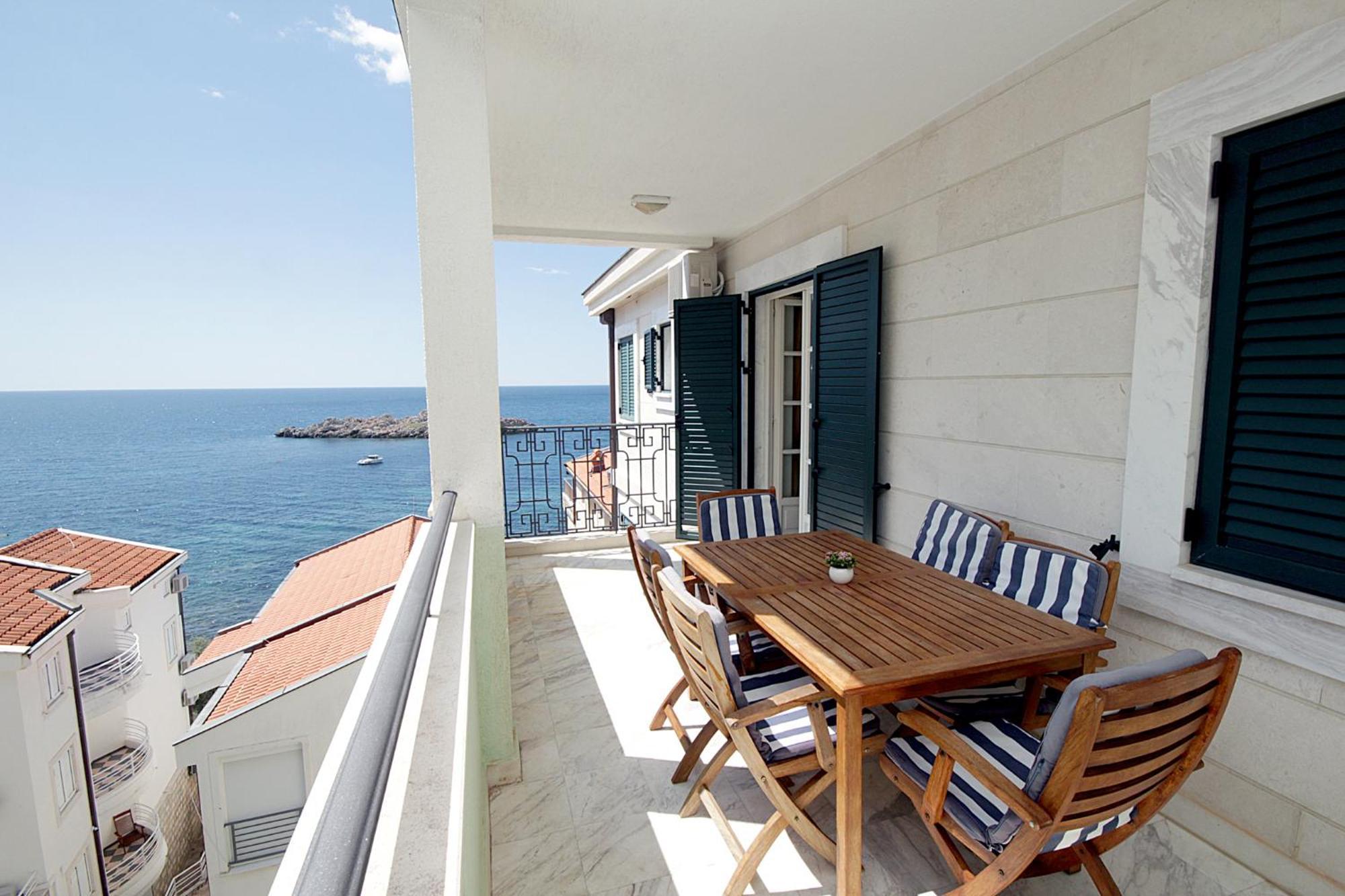 Montesan Luxury Apartment Beach Front Sveti Stefan Exteriör bild