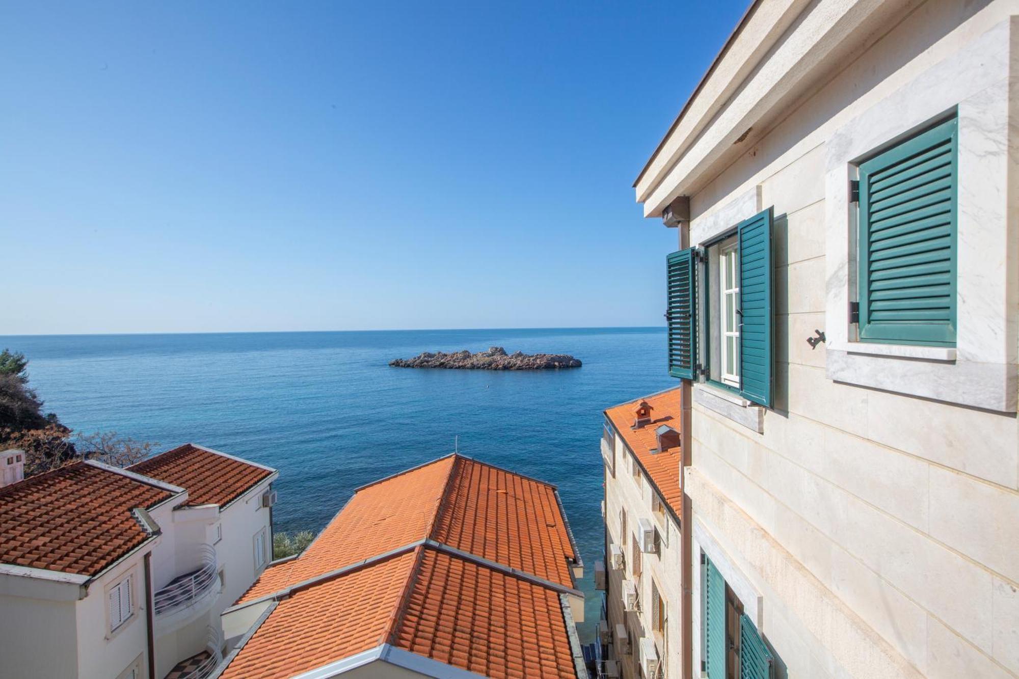 Montesan Luxury Apartment Beach Front Sveti Stefan Exteriör bild