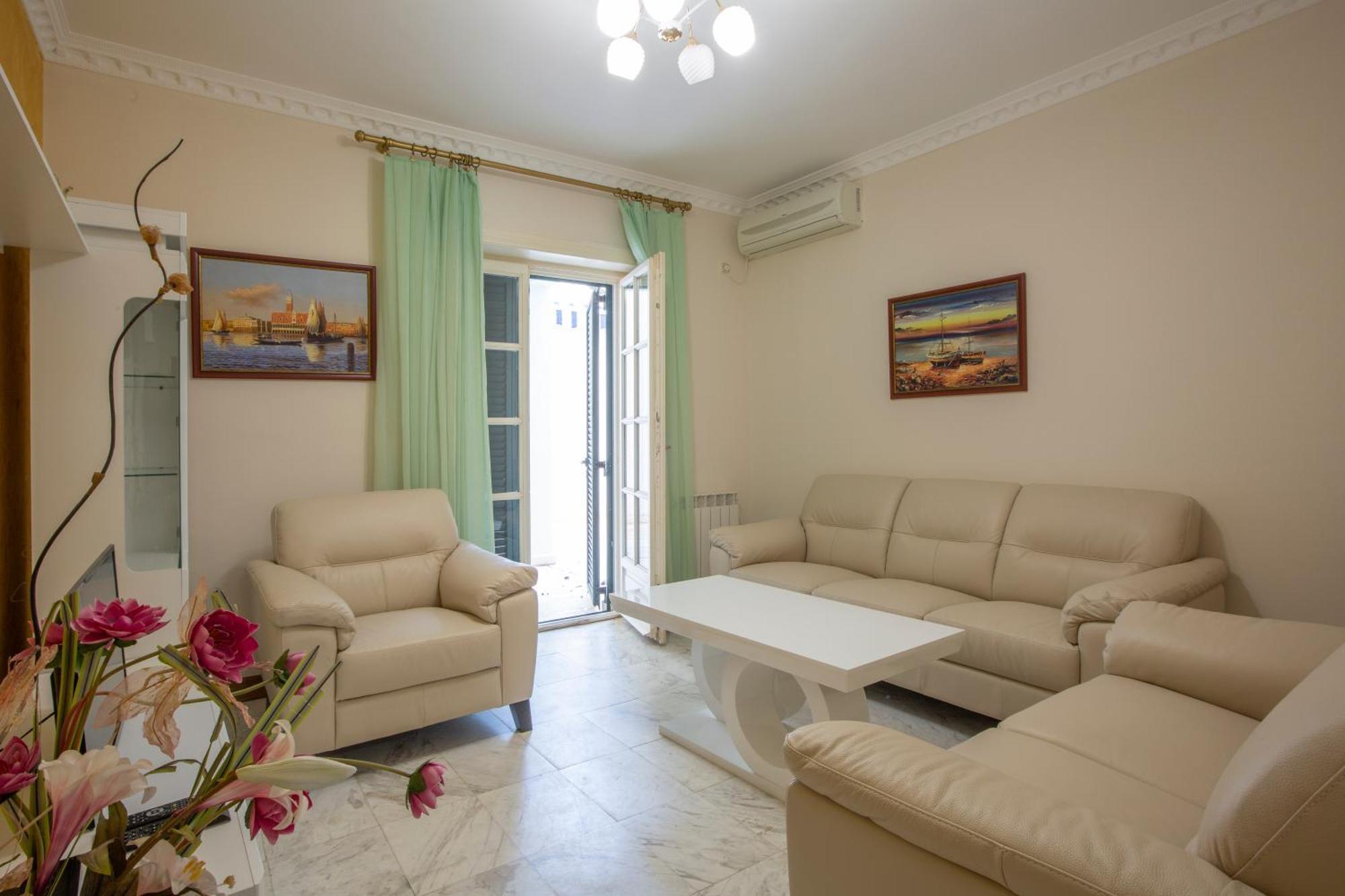 Montesan Luxury Apartment Beach Front Sveti Stefan Exteriör bild