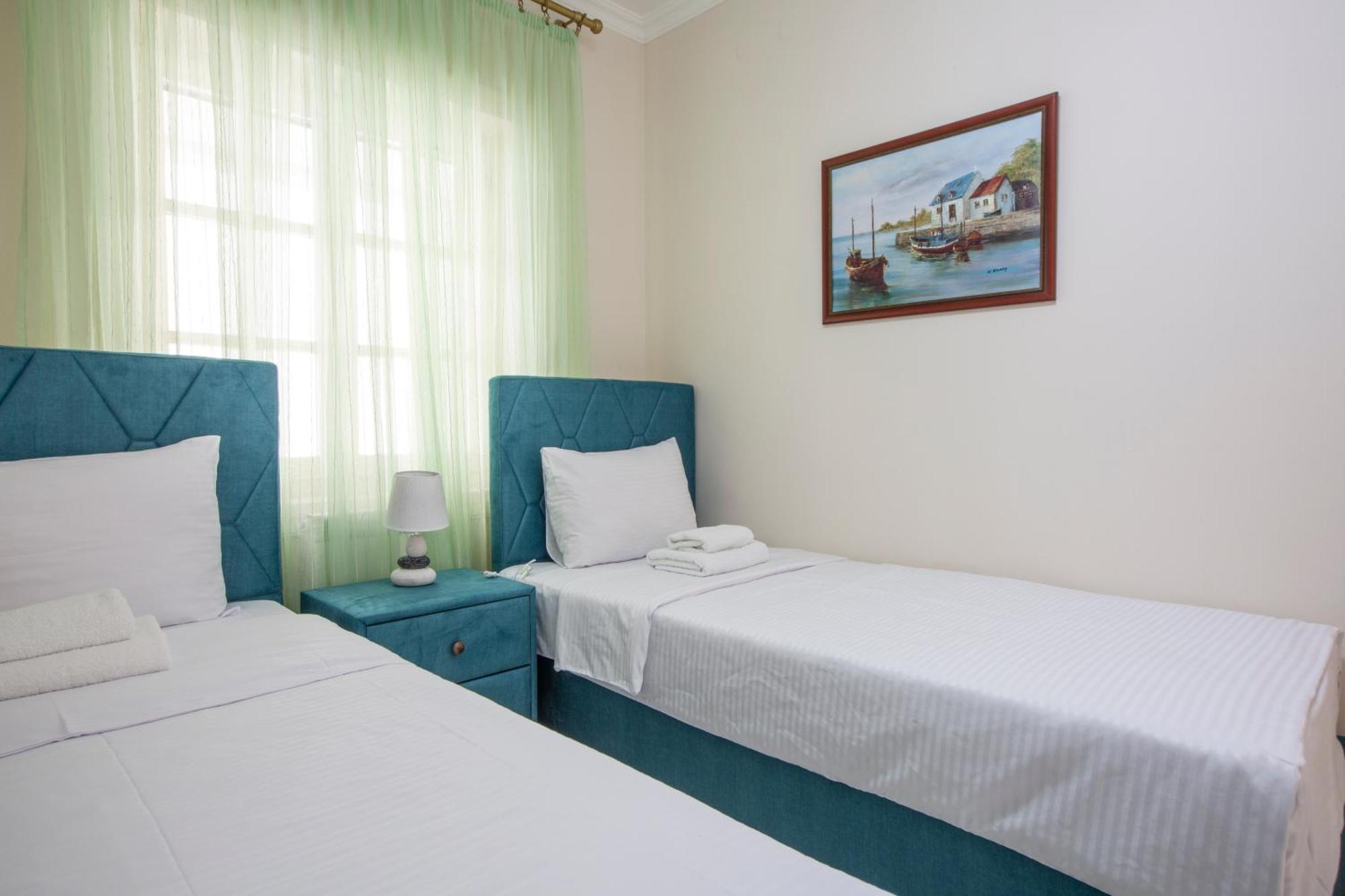 Montesan Luxury Apartment Beach Front Sveti Stefan Exteriör bild