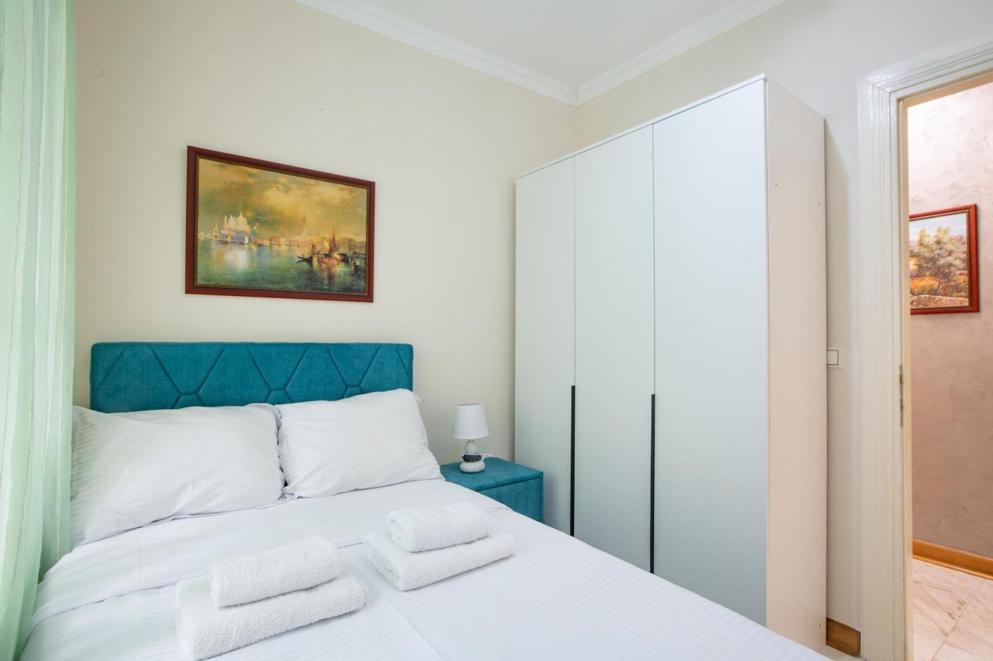 Montesan Luxury Apartment Beach Front Sveti Stefan Exteriör bild