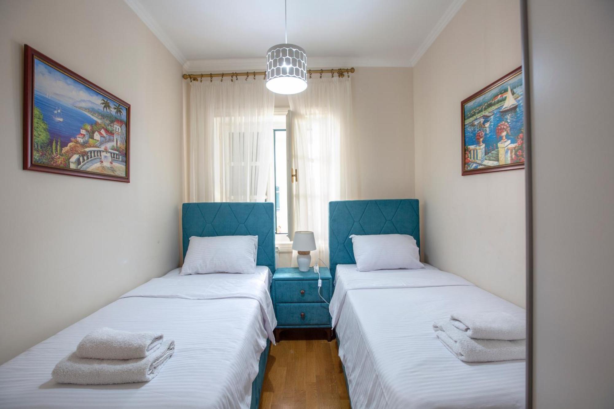 Montesan Luxury Apartment Beach Front Sveti Stefan Exteriör bild