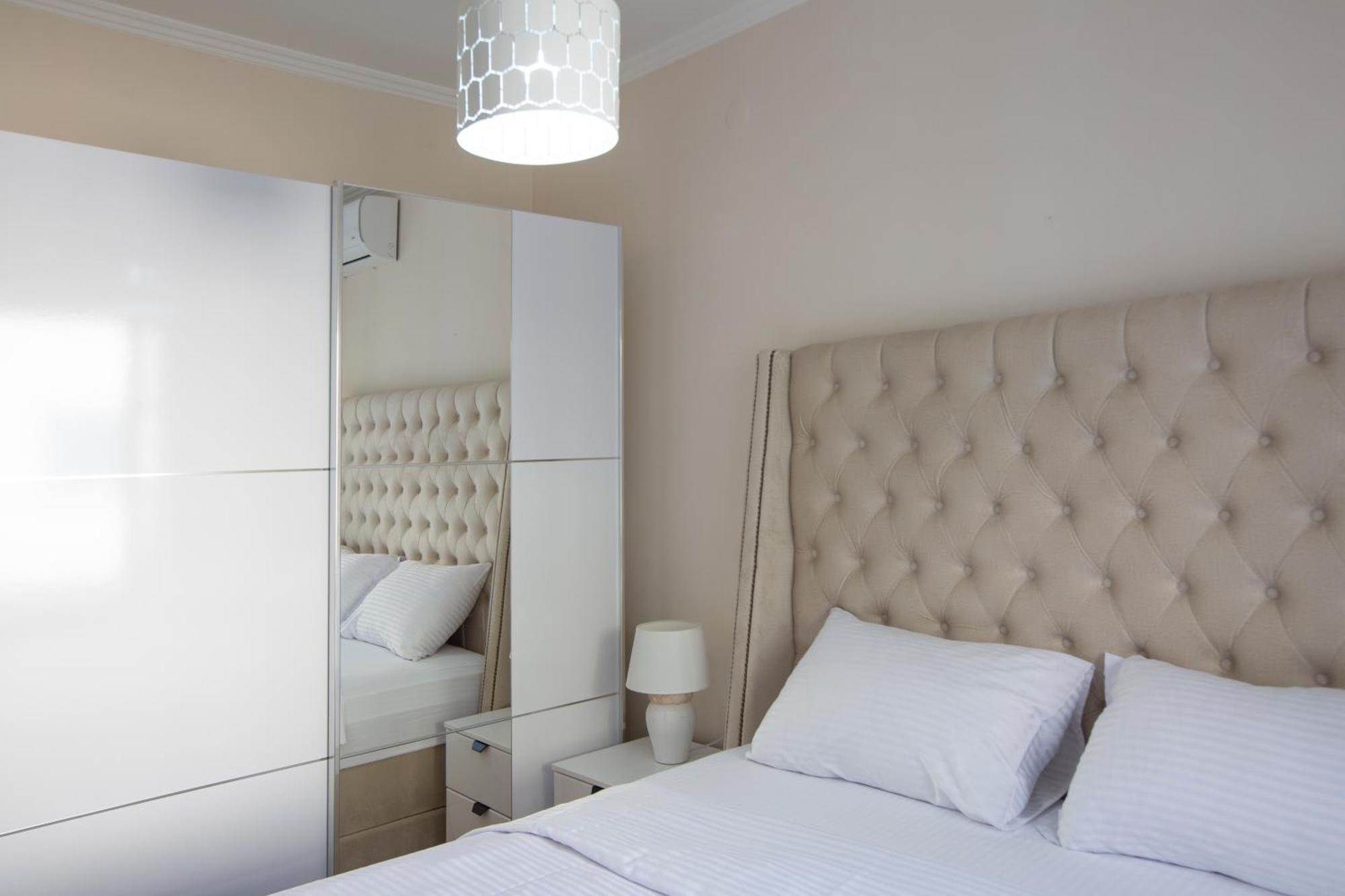 Montesan Luxury Apartment Beach Front Sveti Stefan Exteriör bild