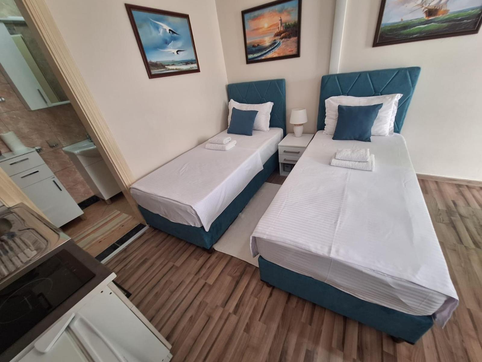 Montesan Luxury Apartment Beach Front Sveti Stefan Exteriör bild