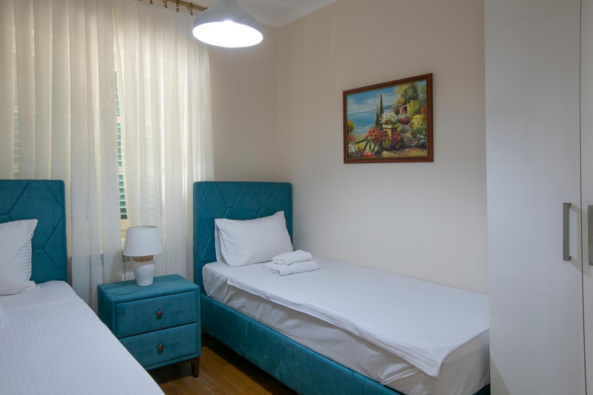 Montesan Luxury Apartment Beach Front Sveti Stefan Exteriör bild