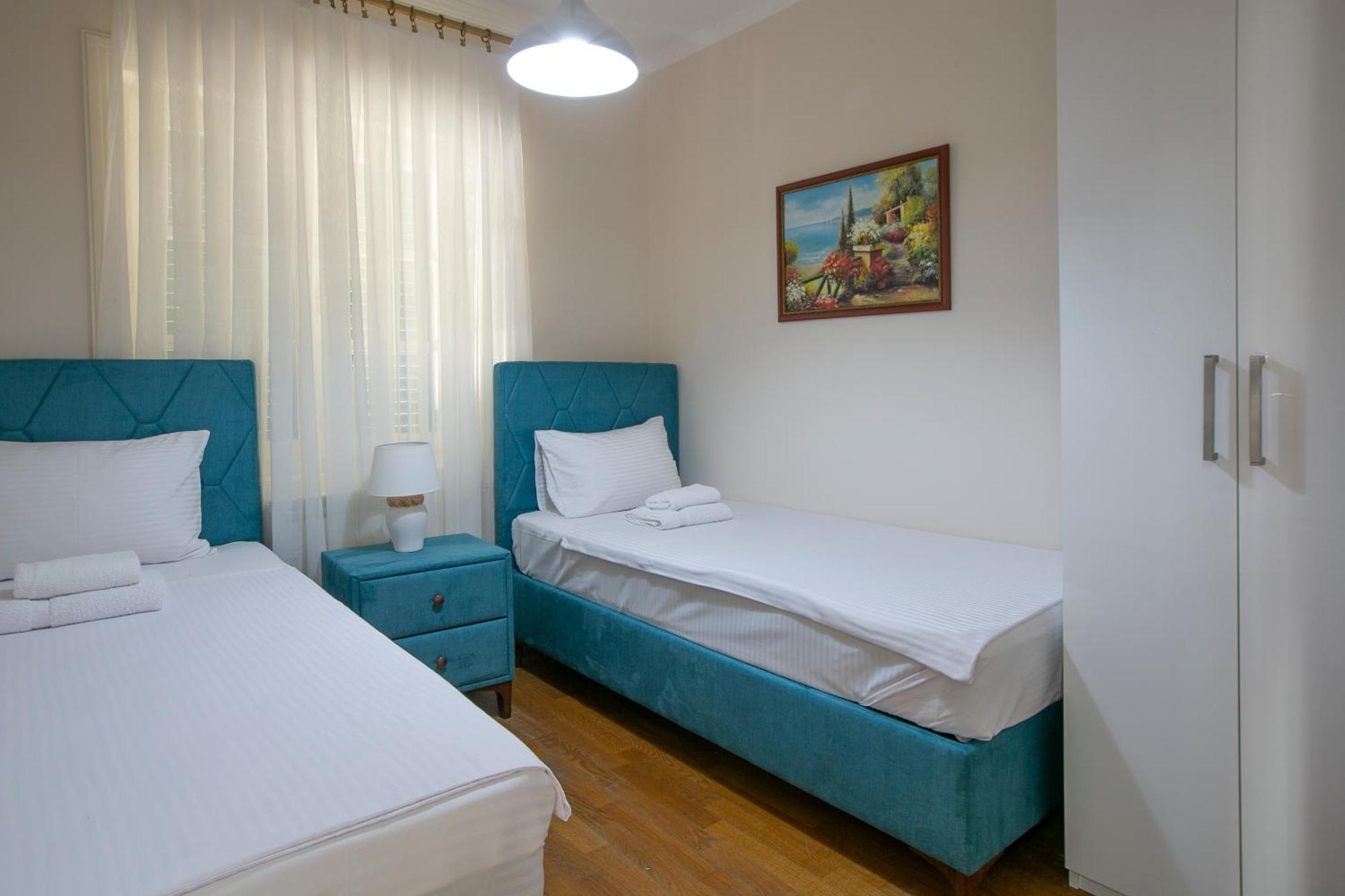 Montesan Luxury Apartment Beach Front Sveti Stefan Exteriör bild