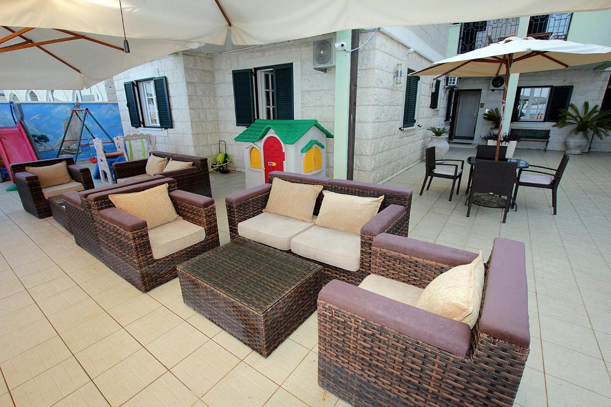Montesan Luxury Apartment Beach Front Sveti Stefan Exteriör bild