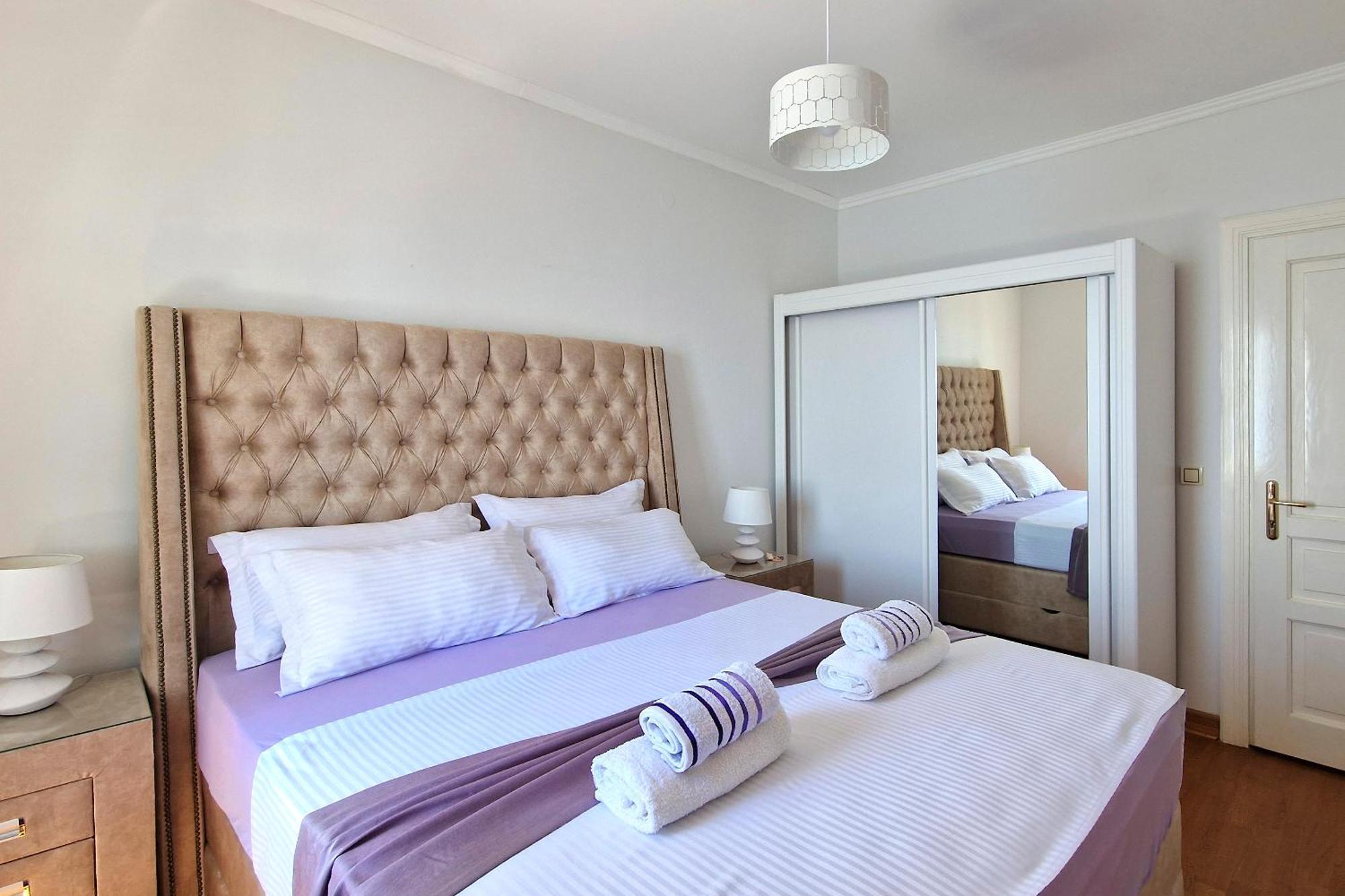 Montesan Luxury Apartment Beach Front Sveti Stefan Exteriör bild