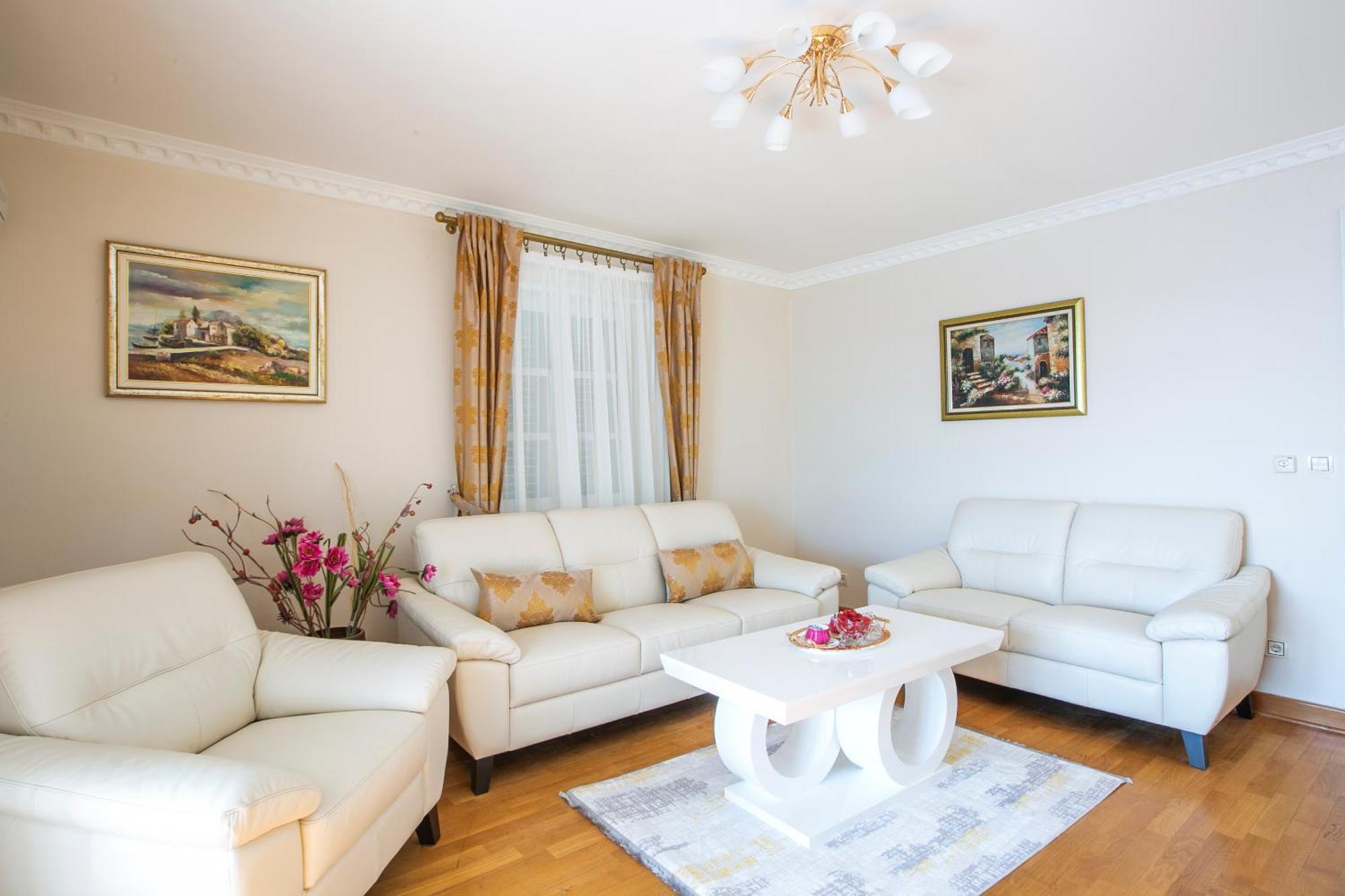 Montesan Luxury Apartment Beach Front Sveti Stefan Exteriör bild