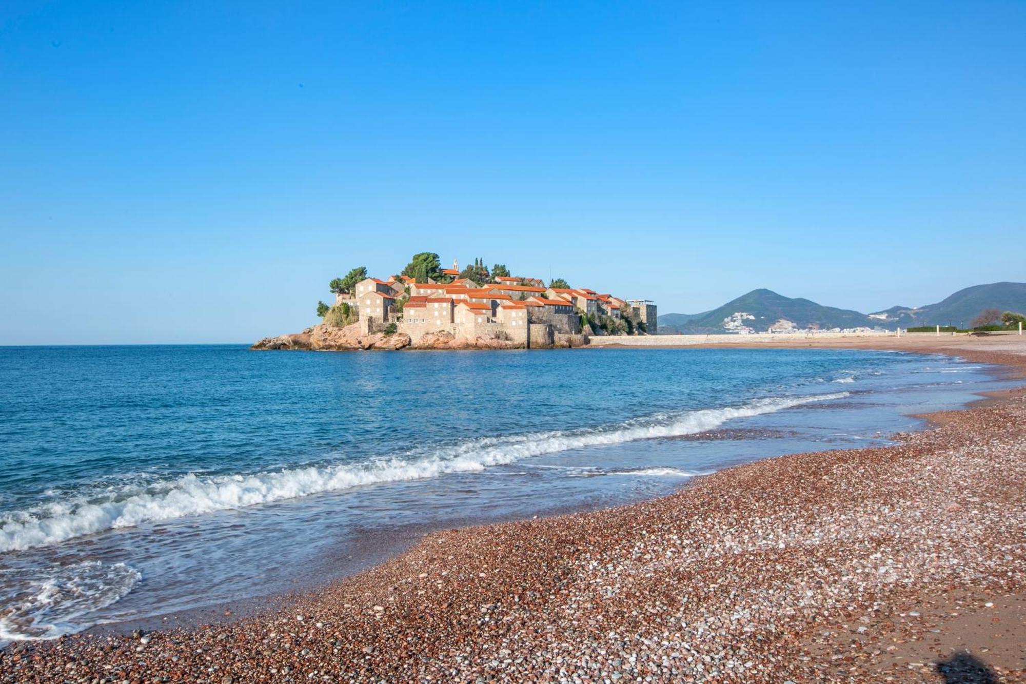 Montesan Luxury Apartment Beach Front Sveti Stefan Exteriör bild